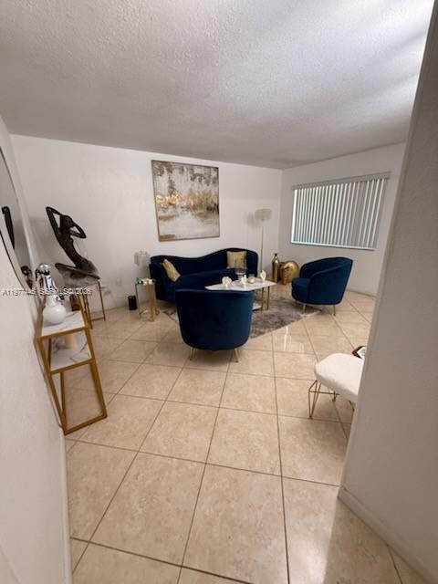 Foto del edificio - 661 NE 61st St