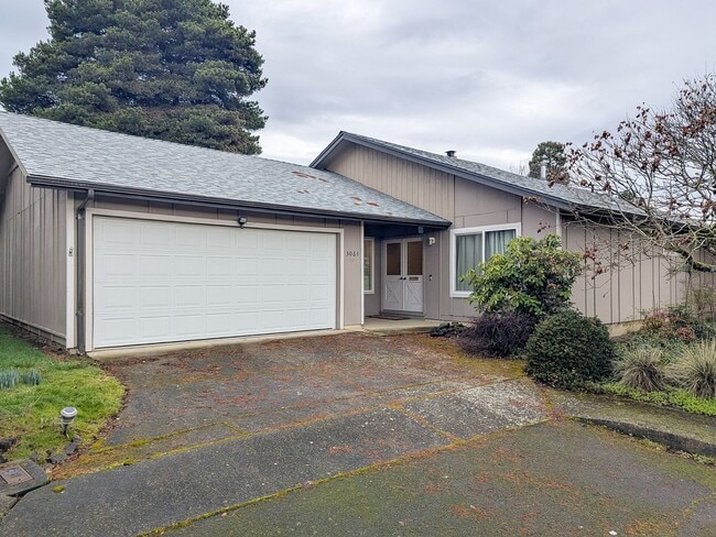 Building Photo - 3063 Winslow Way NW