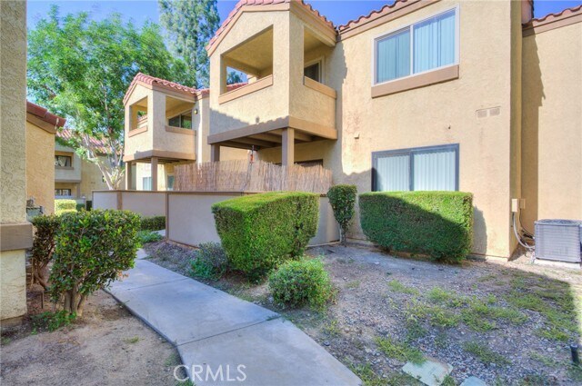 Foto del edificio - 1116 W Blaine St