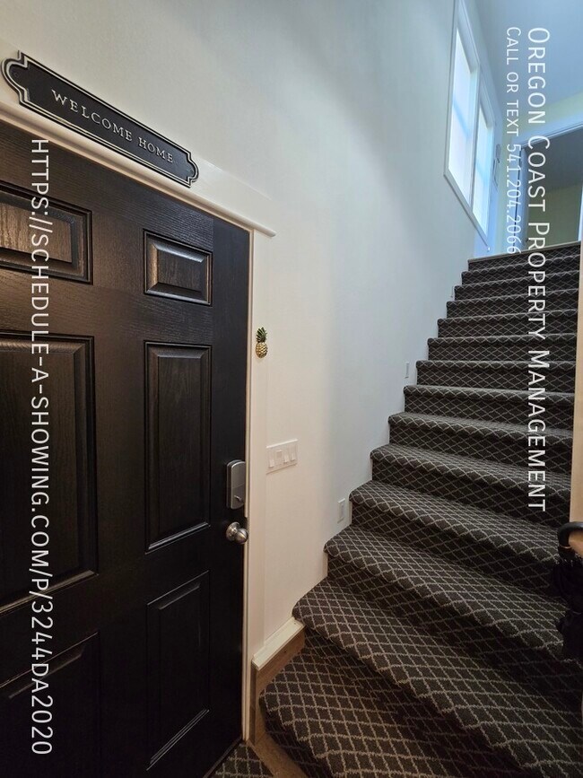 Building Photo - 2Bed/1Bath w/ Ocean Views!