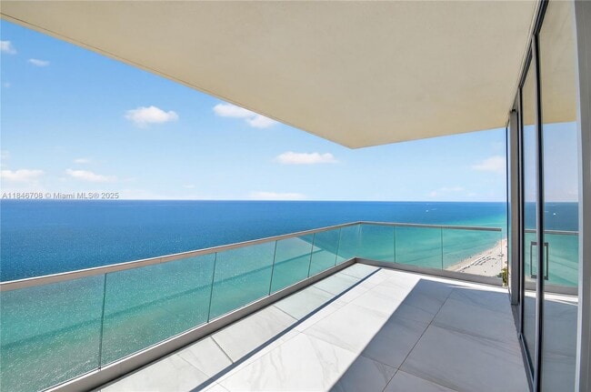 Building Photo - 18501 Collins Ave