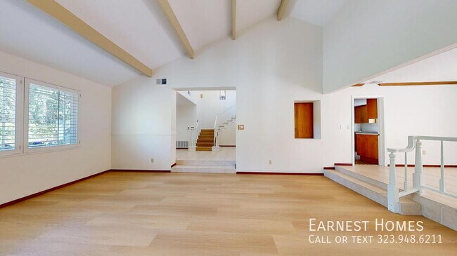 Foto del edificio - 7814 Woodhall Ave