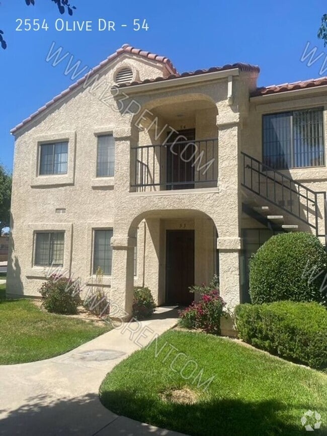 Building Photo - 2554 Olive Dr