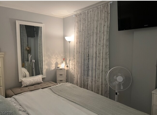 Foto del edificio - 17 Muzzy Rd