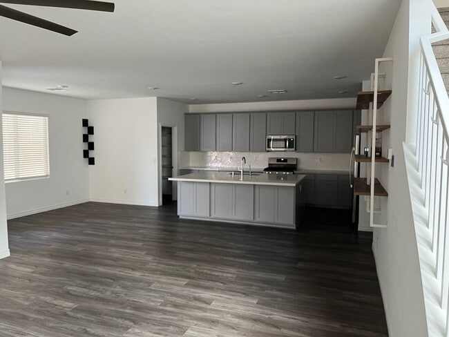 Building Photo - 4822 Spanish River St