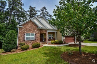 Building Photo - 10 Spring Pond Ln