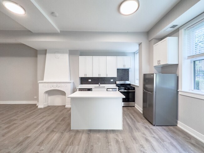 Foto del edificio - 653 W Wrightwood Ave