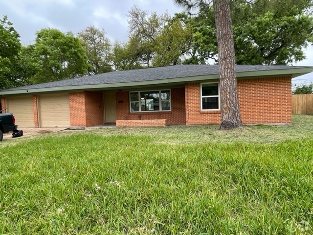 Front View of House - 2024 1st St N