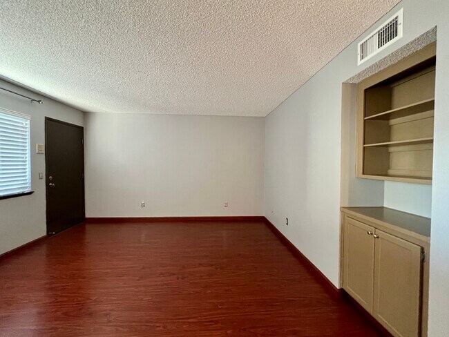 Building Photo - 4762 33rd St