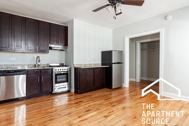 Building Photo - 618 W Patterson Ave