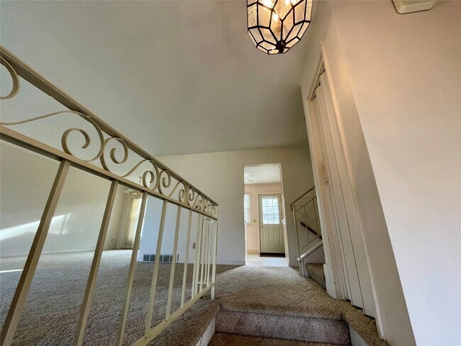 Foto del edificio - 328 Chestnut Ln