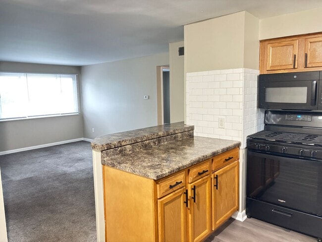 Building Photo - 4905 Northcrest Dr