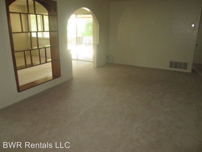 Building Photo - 3 br, 2 bath House - 902 SHERRY LANE