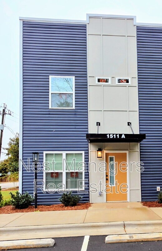 Building Photo - 1511 Fort Bragg Rd