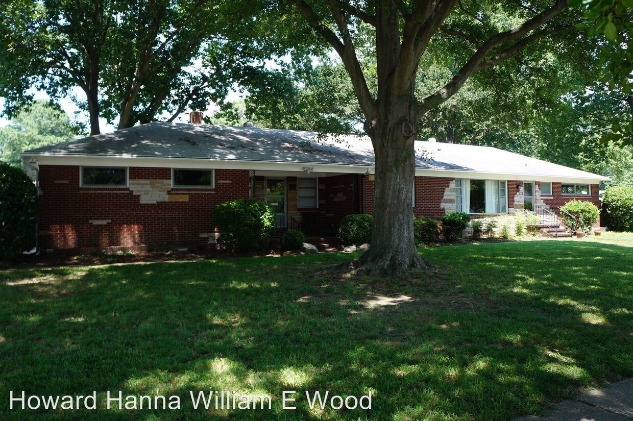 Primary Photo - 574 Thole St