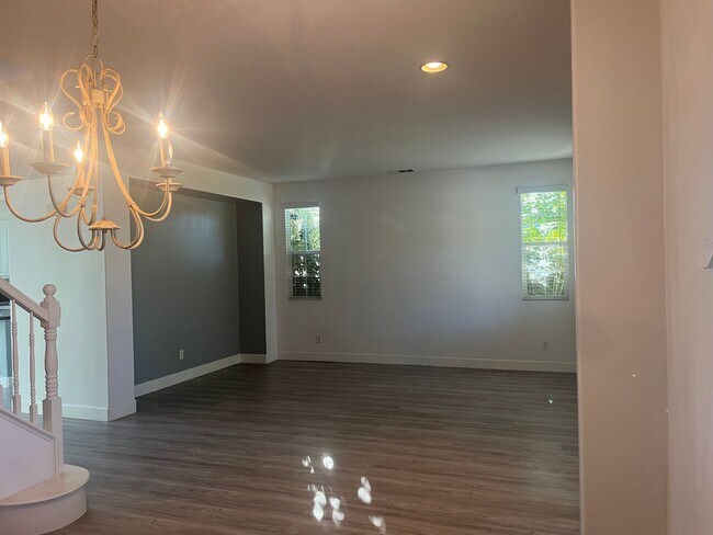 Foto del edificio - Spacious 4 Bedroom in Menifee