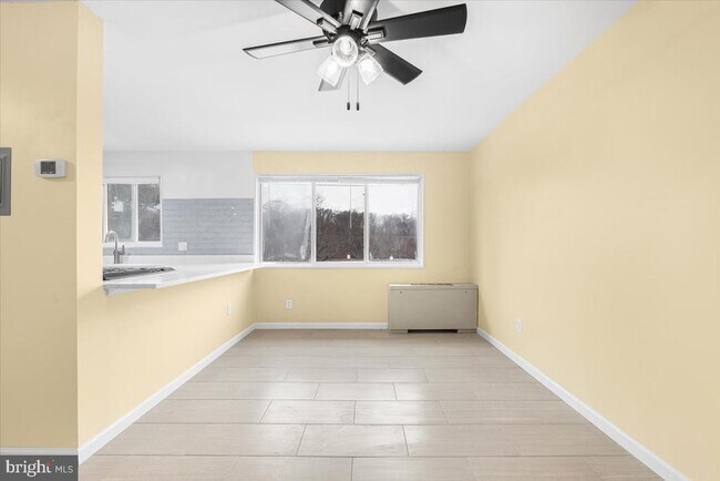 Foto del edificio - 9734 Glen Ave