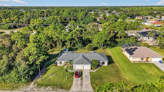 Foto del edificio - 710 Creuset Ave S