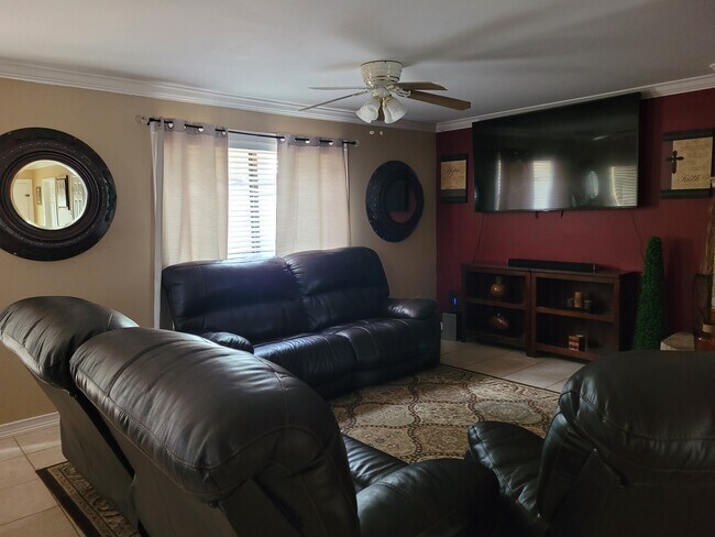 Foto del edificio - 4105 Bill Owens Pkwy