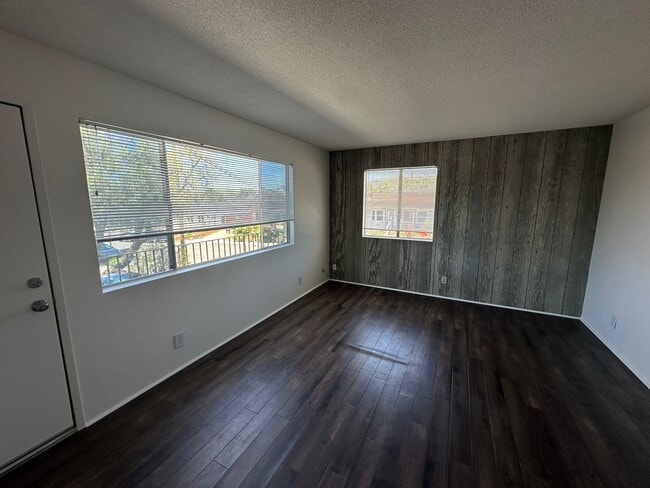 Building Photo - 1295 Bond St