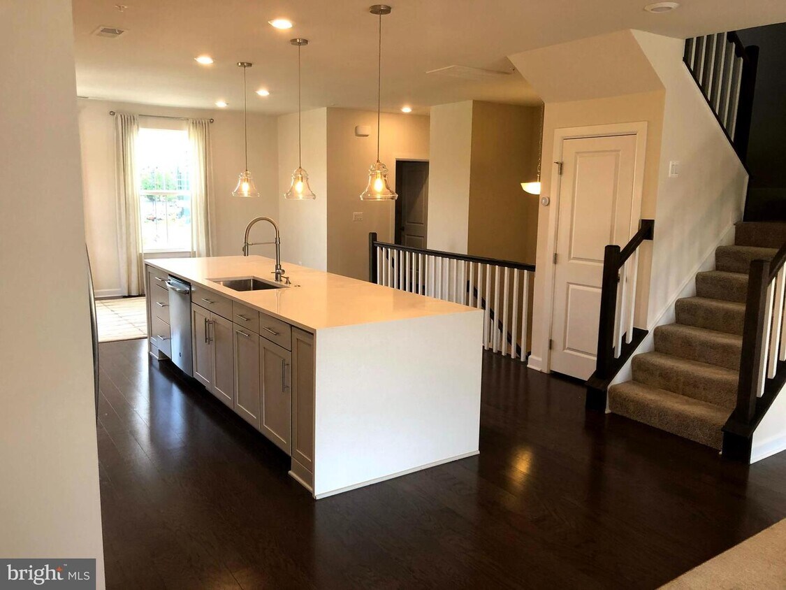 13216 Woodland Park Rd, Herndon, VA 20171 Townhome Rentals in Herndon
