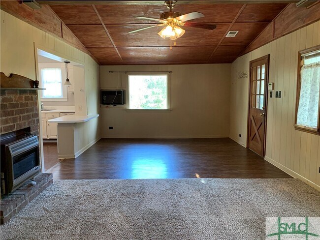 Building Photo - 8512 Whitefield Ave