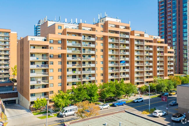 Building Photo - Royal View Apartments