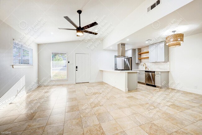 Foto del edificio - 2 br, 1 bath Duplex - 11411 Ptarmigan Dr A A