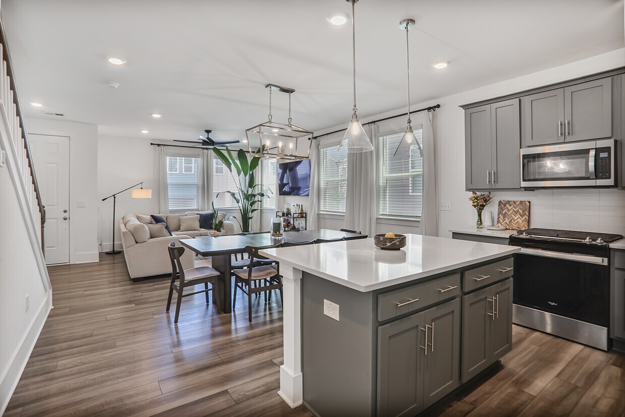 Foto principal - 1486 Pinedale Cres NW