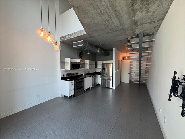 Foto del edificio - 690 SW 1st Ct