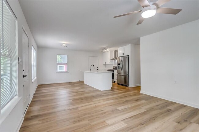 Foto del edificio - 996 Washington St SW
