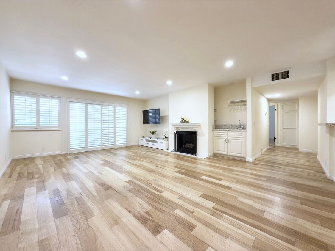 Primary Photo - Upgraded Condo in La Costa!