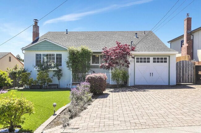 Front - 615 Lomita Ave