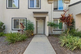 Building Photo - 10638 Queen Jessica Ln