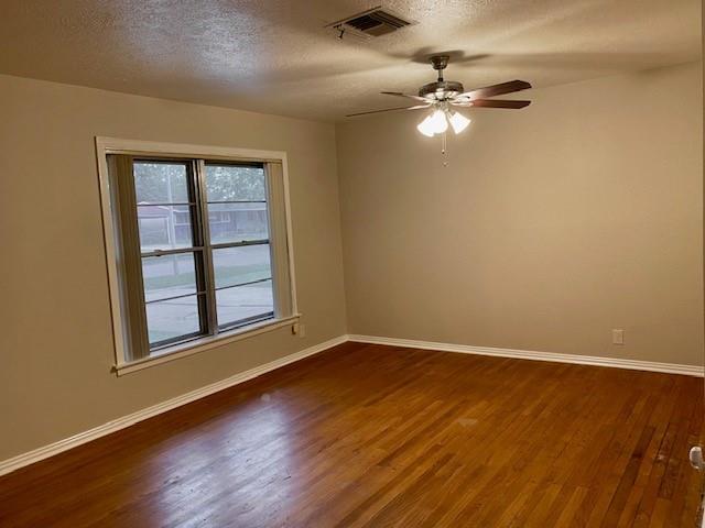 Building Photo - 5723 Meadow Creek Ln