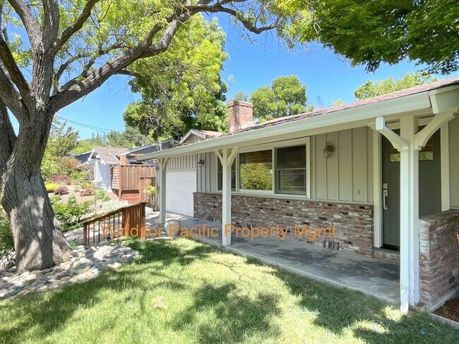 Building Photo - TOP LOCATION & TOP SCHOOLS ! Remodeled SAR...