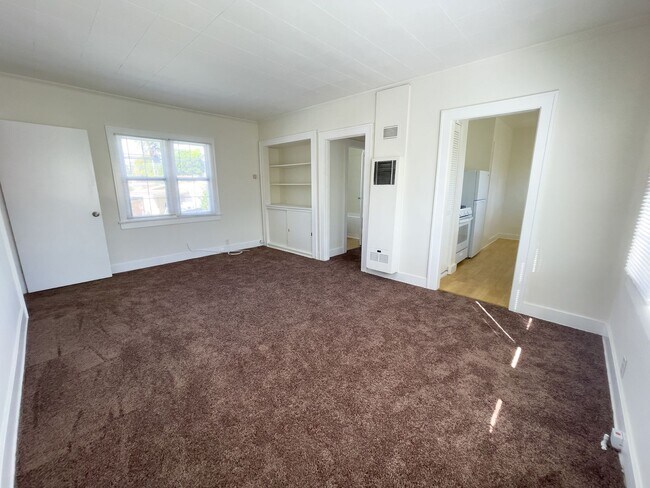 Building Photo - Relaxed Living in Desirable North Alhambra – Cozy 1BR