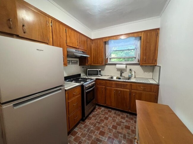 Building Photo - 2 bedroom in SUNNYSIDE NY 11104