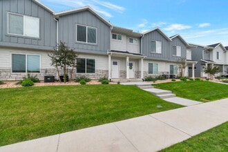 Building Photo - 1406 N Mdw Ln