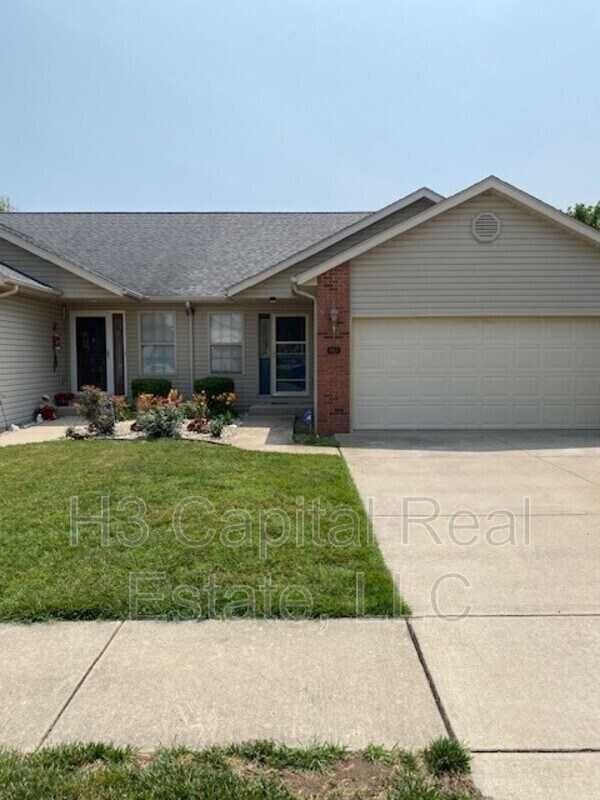 Primary Photo - 10925 Upland Terrace