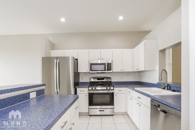 Building Photo - 10841 Newbridge Dr