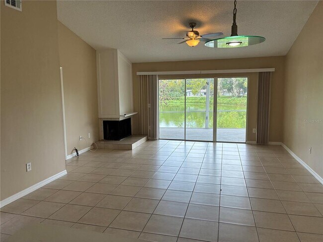 Foto del edificio - 1385 Landry Cir