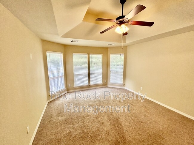 Building Photo - 1109 Emily Ln