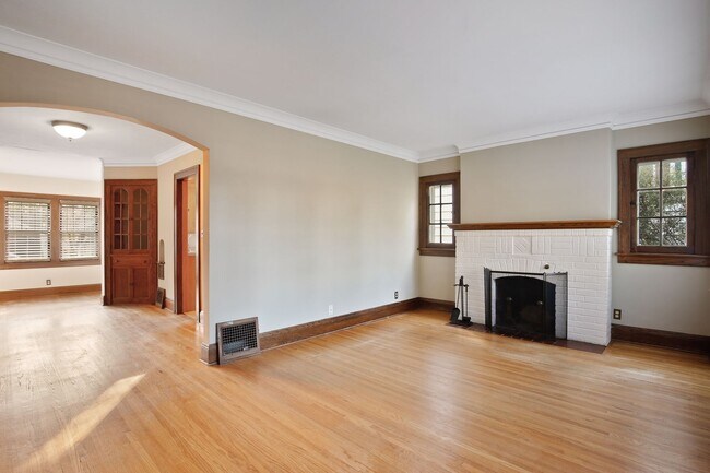 Foto del edificio - 5229 Ewing Ave S