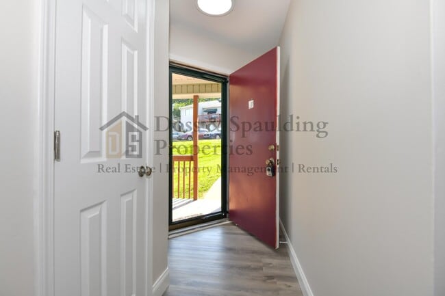 Building Photo - 3624 Heathrow Dr