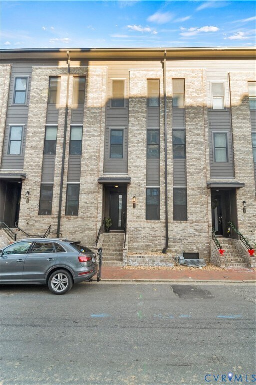 Foto del edificio - 441 W 7th St