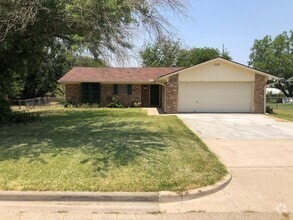Building Photo - 809 Rosedale Dr