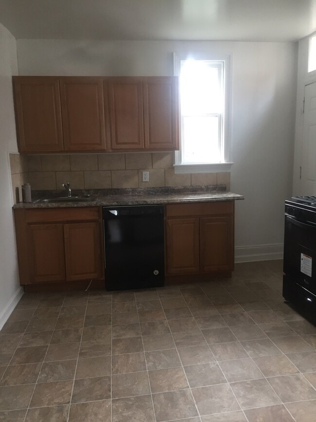 Foto del edificio - Downtown 1st Floor 1 Bedroom Coming Soon!