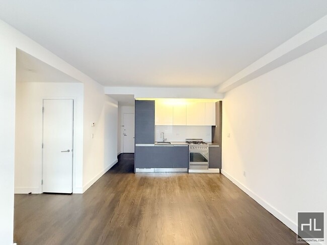 Building Photo - NO fee 1 bed 1 bath on the 22nd floor - Su...