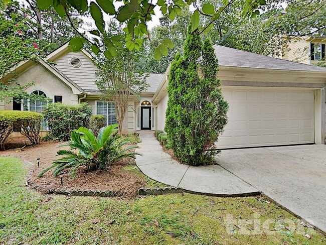 Building Photo - 555 Horseshoe Cir